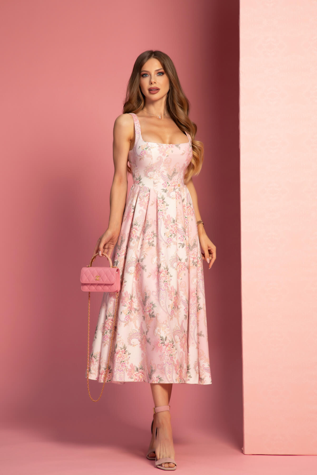 A Touch of Romance Midi Rochie - Pink - Imagine 13