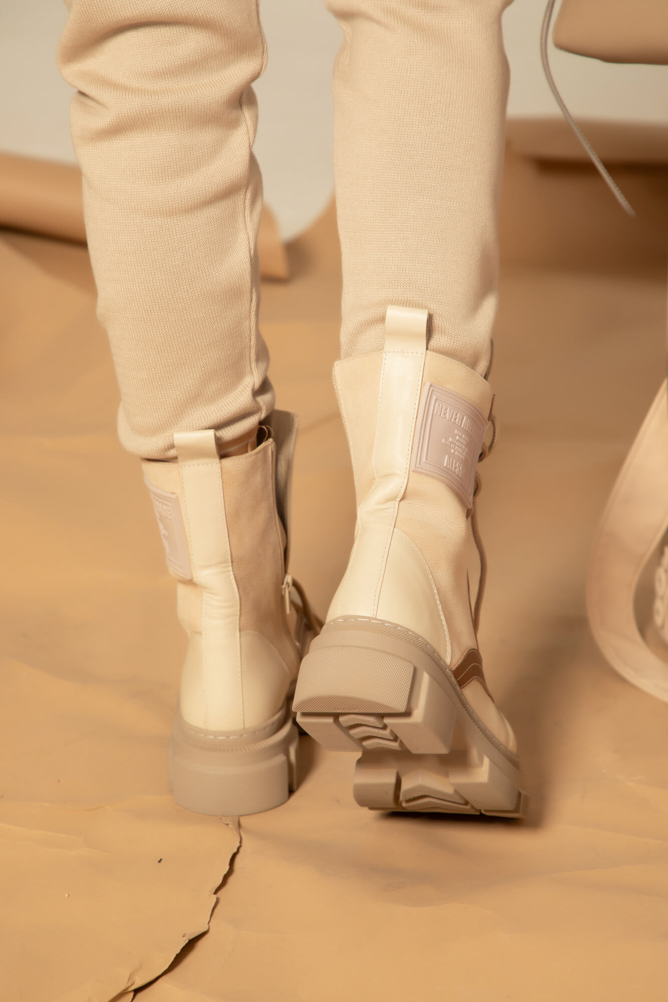 Never Average Bocanci - Light Beige - Imagine 5
