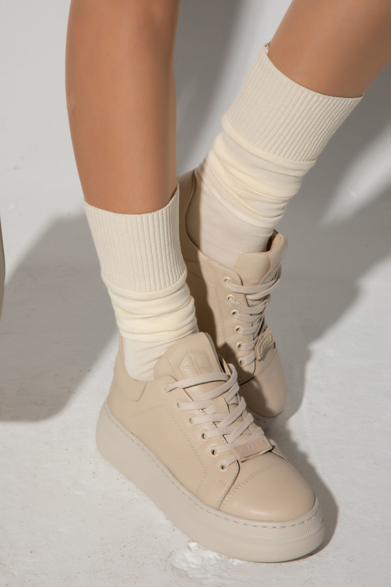 Everyday Luxe Sneakers - Soft beige - Imagine 7