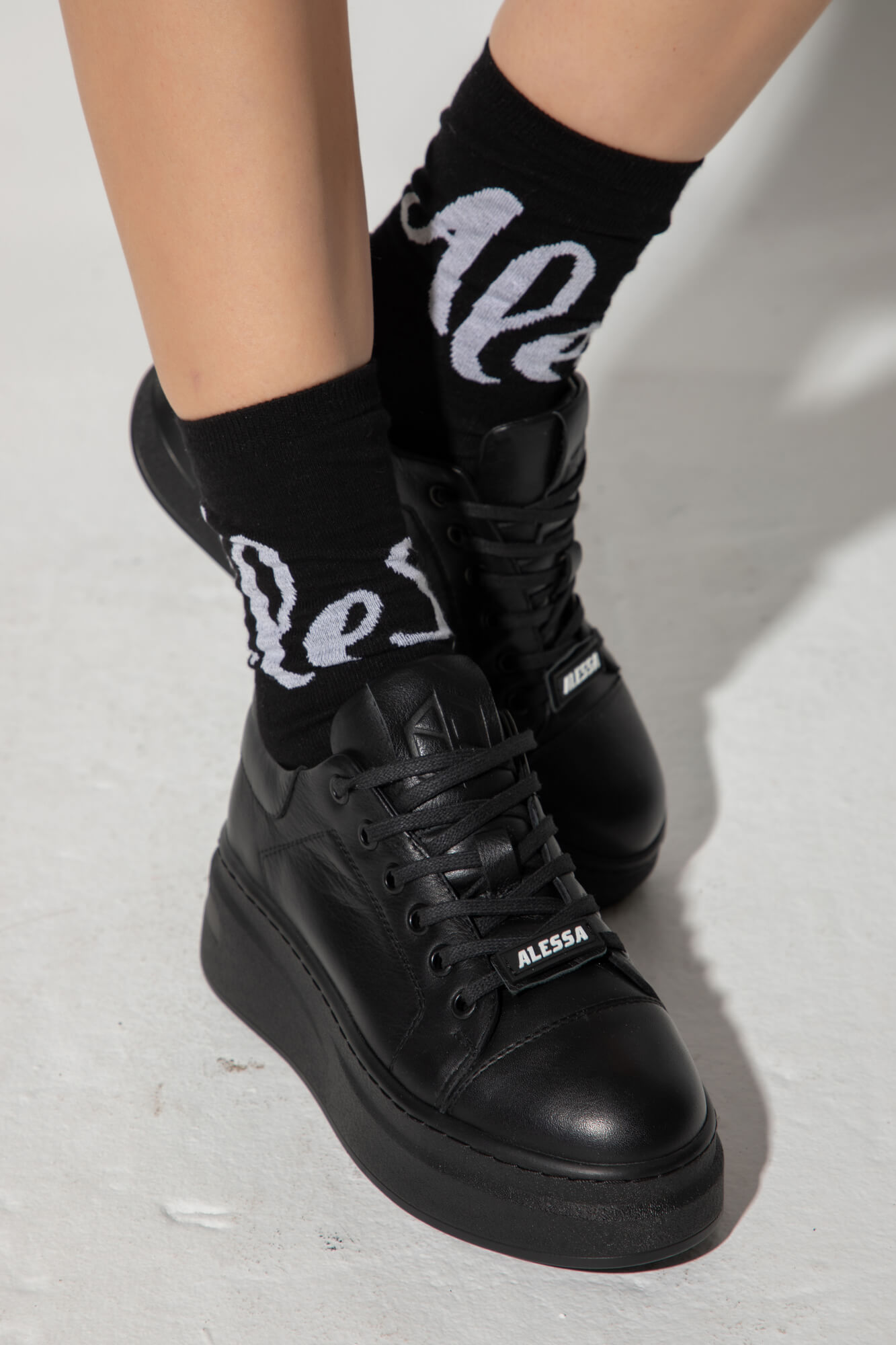 Everyday Luxe Sneakers - Black - Imagine 6