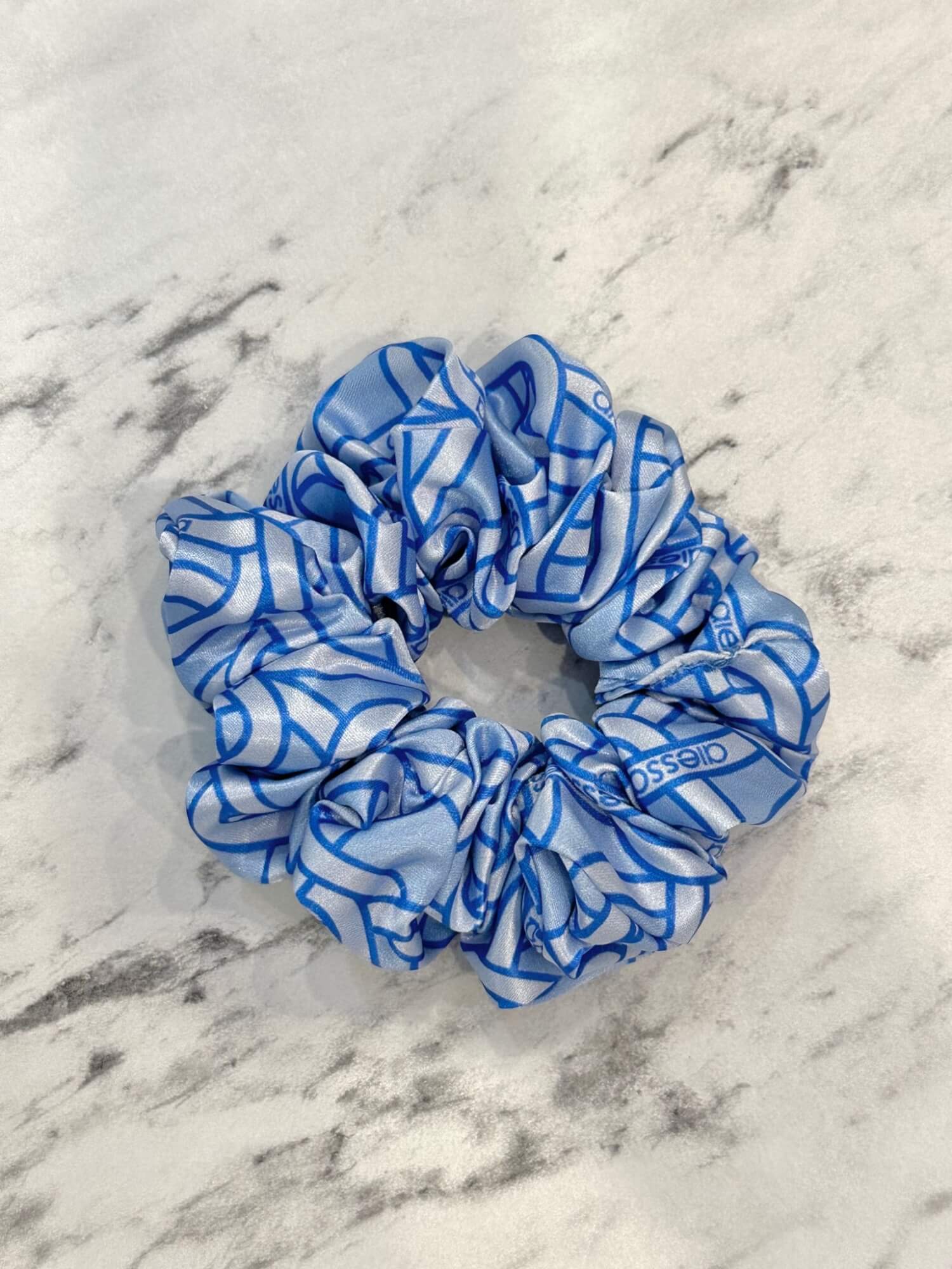 Over The Rainbow Scrunchie mic - Luxury Blue - Imagine 6