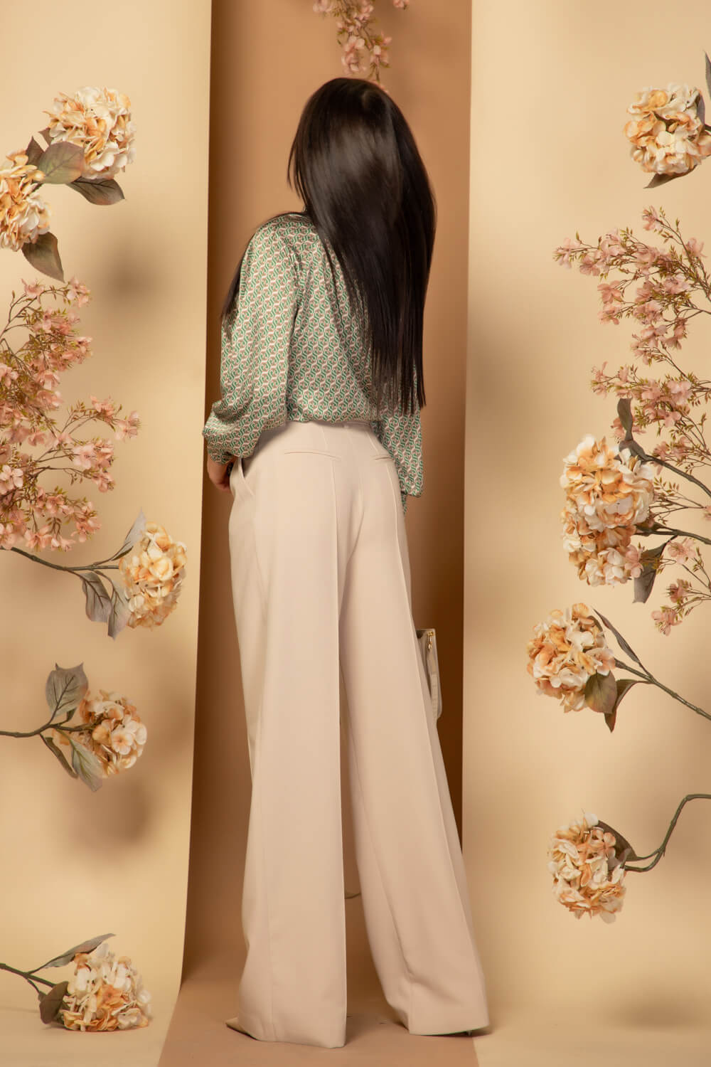 Parisian Perfection Bluza - Hypnotic Harmony - Imagine 8