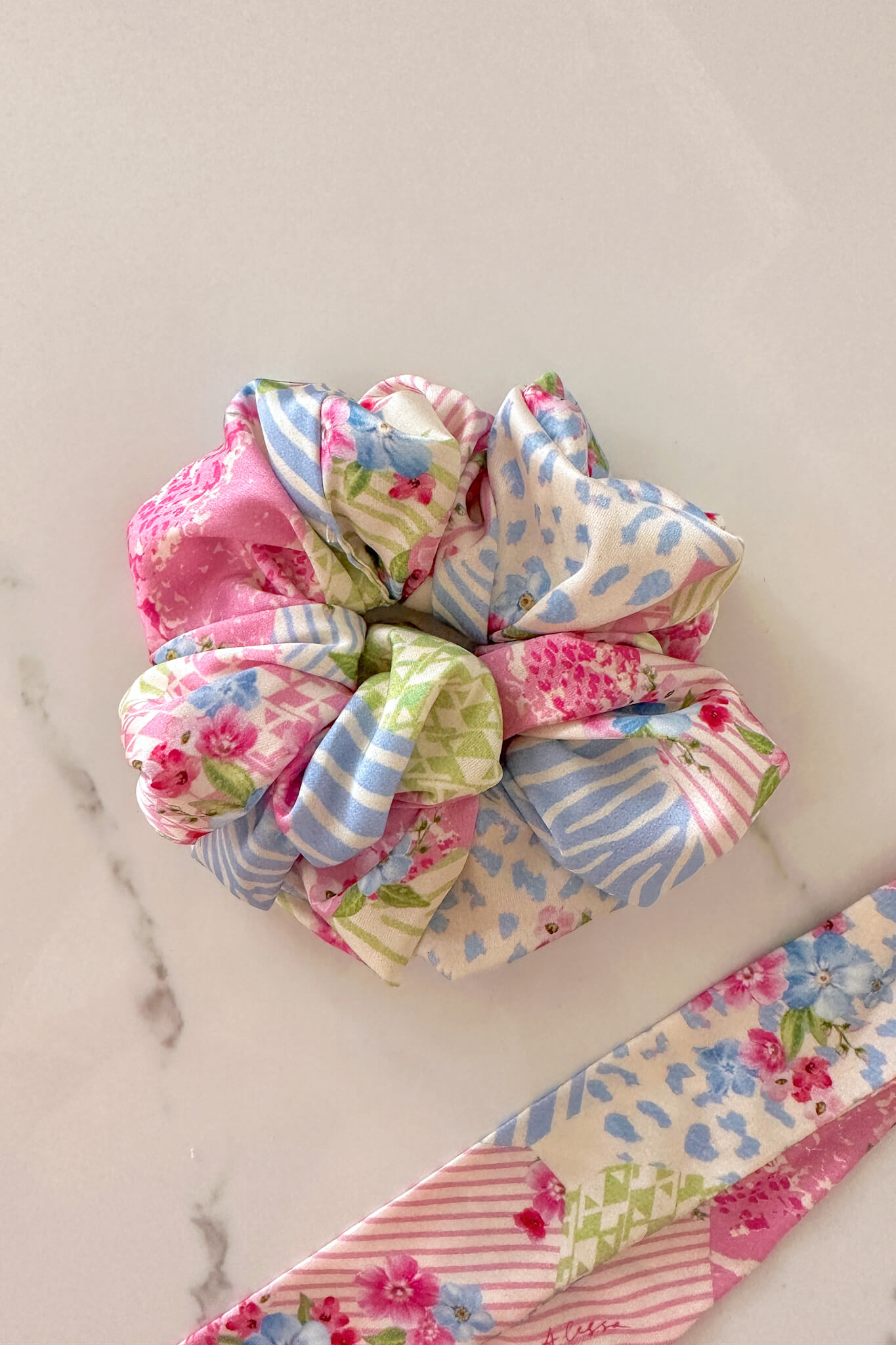 Enchanting Euphoria Scrunchie-Bentita - Imagine 11