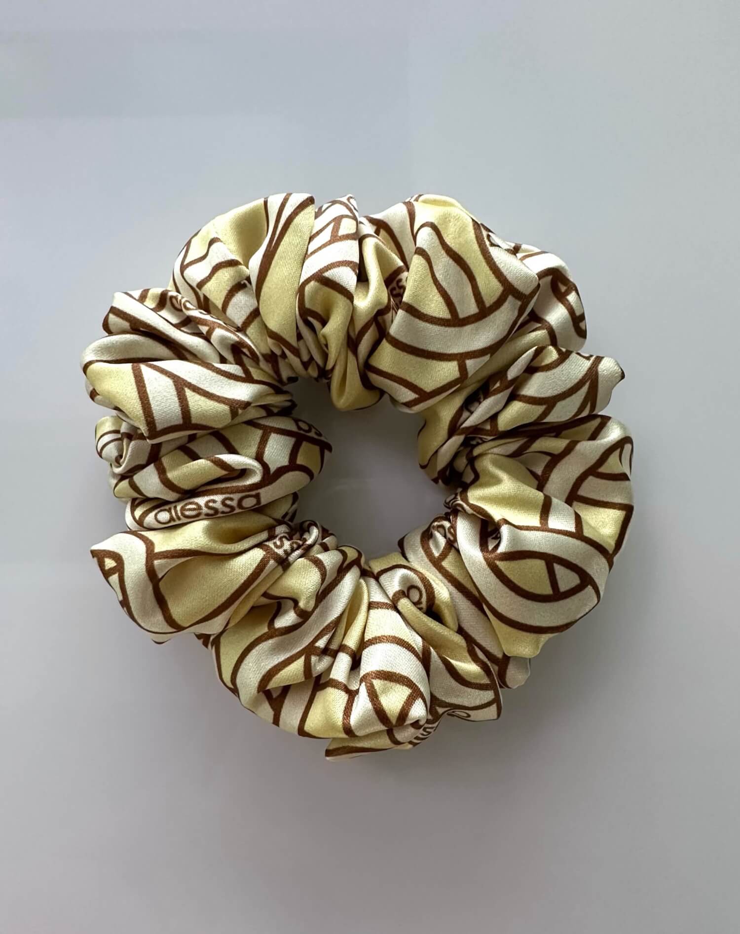Over The Rainbow Scrunchie mic - Luxury Yellow - Imagine 10