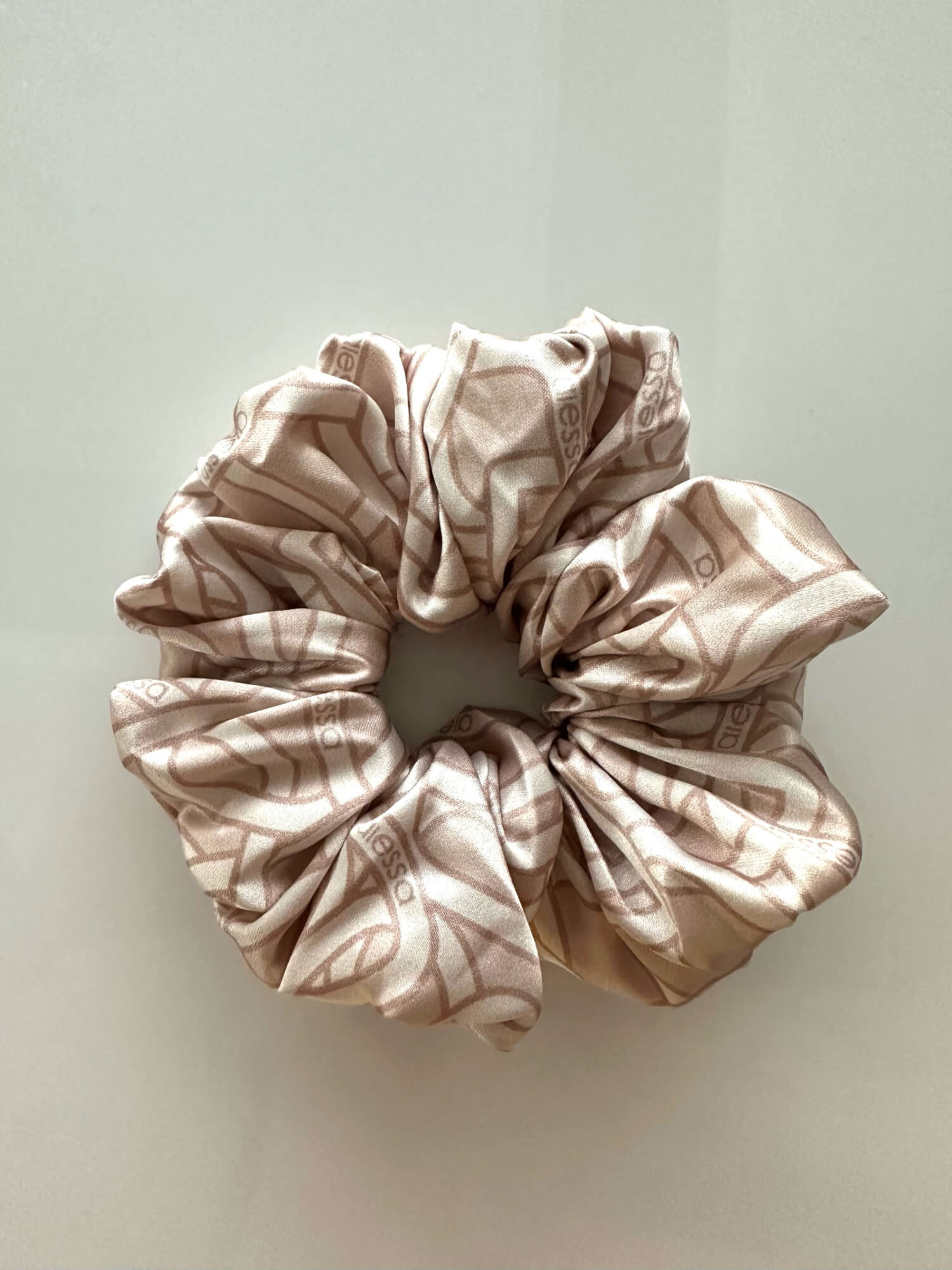Over The Rainbow Scrunchie Mare - Luxury Nude - Imagine 8
