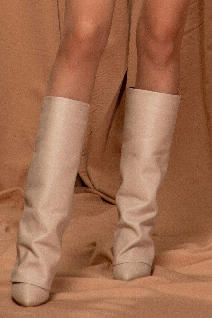 Strut Perfection Cizme - Taupe - Imagine 11