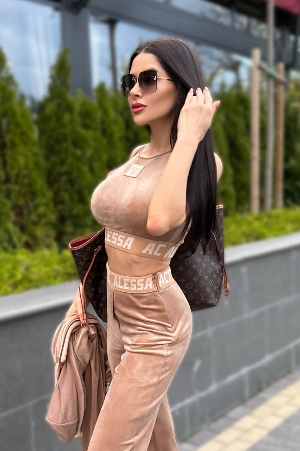 Candy Crush Crop Top De Pluș - Nude - Imagine 14