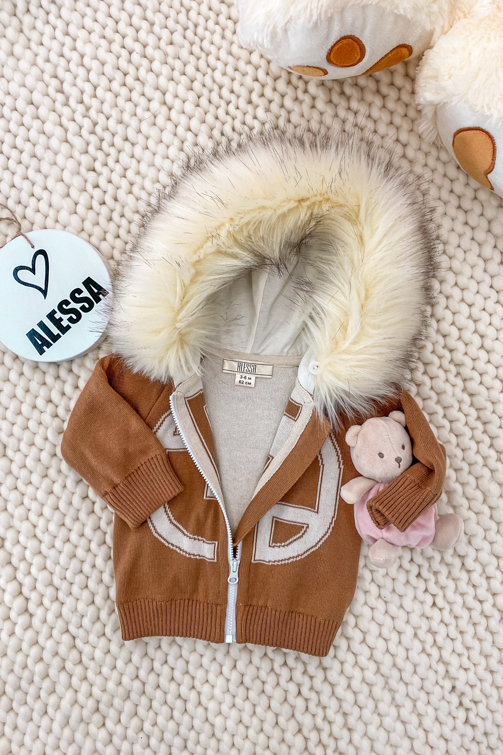 Alessa mini Vestă cu Logo Din Tricot - mocha - Imagine 10
