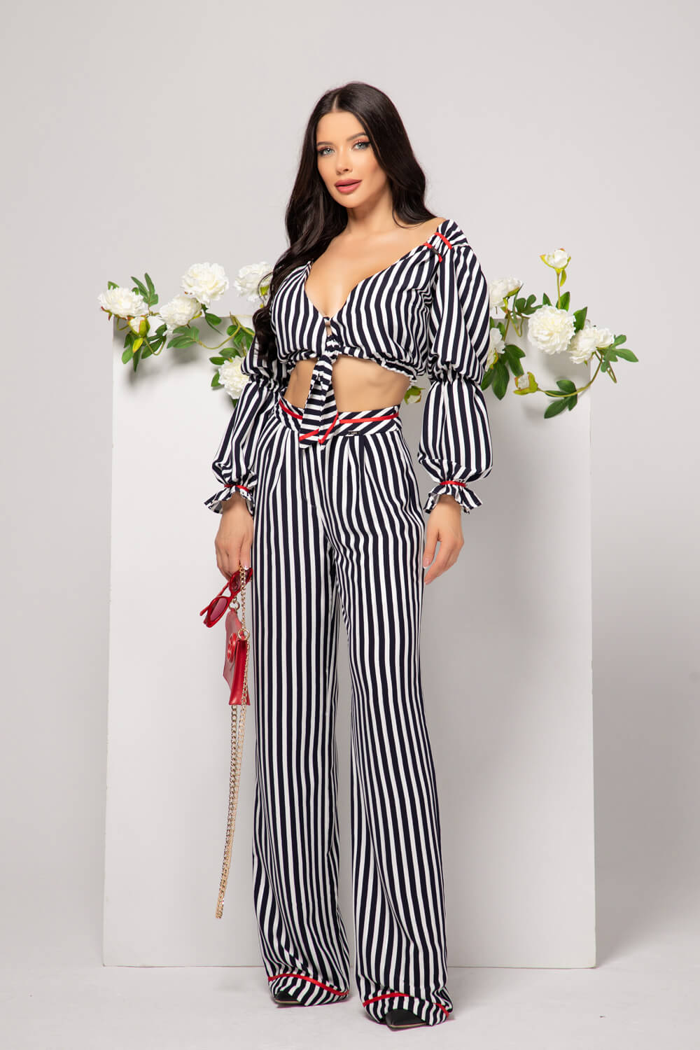 Strut Siren Crop-Top - Imagine 22
