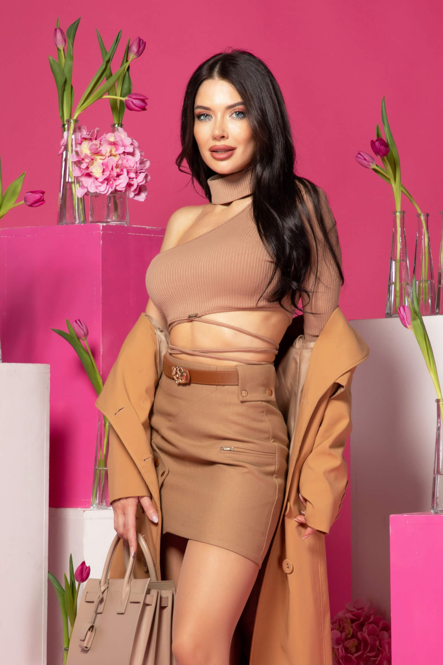 Chic Craze Cropped Top cu un Mânecă - Mocha - Imagine 16