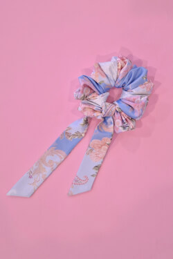 A Touch of Romance Scrunchie-Fundă - Vista Blue
