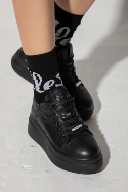 Everyday Luxe Sneakers - Black