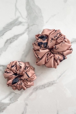 Position To Win Scrunchi - Nude - mare