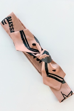 Undefeated in fashion Bentiță de păr nude