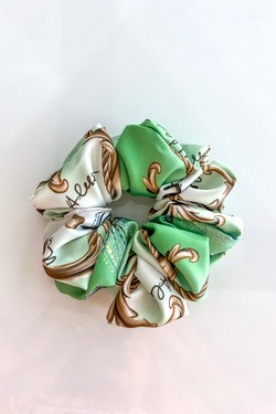 All I Want Is A Yacht Scrunchie mare - Green print
