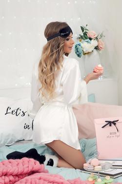 Goddess Touch halat din satin