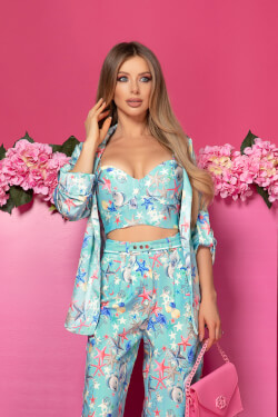 Never Average By Alessa Cureaua - Blue