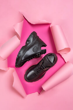 Adidași Run The World - All Black